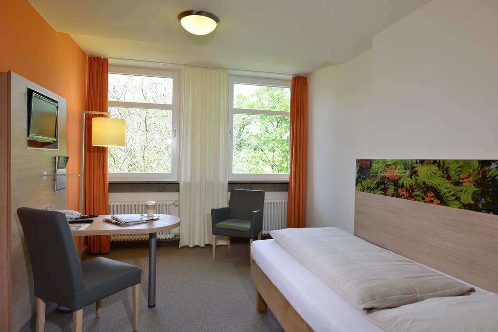 Tagungszentrum Schmerlenbach Hösbach Exterior foto